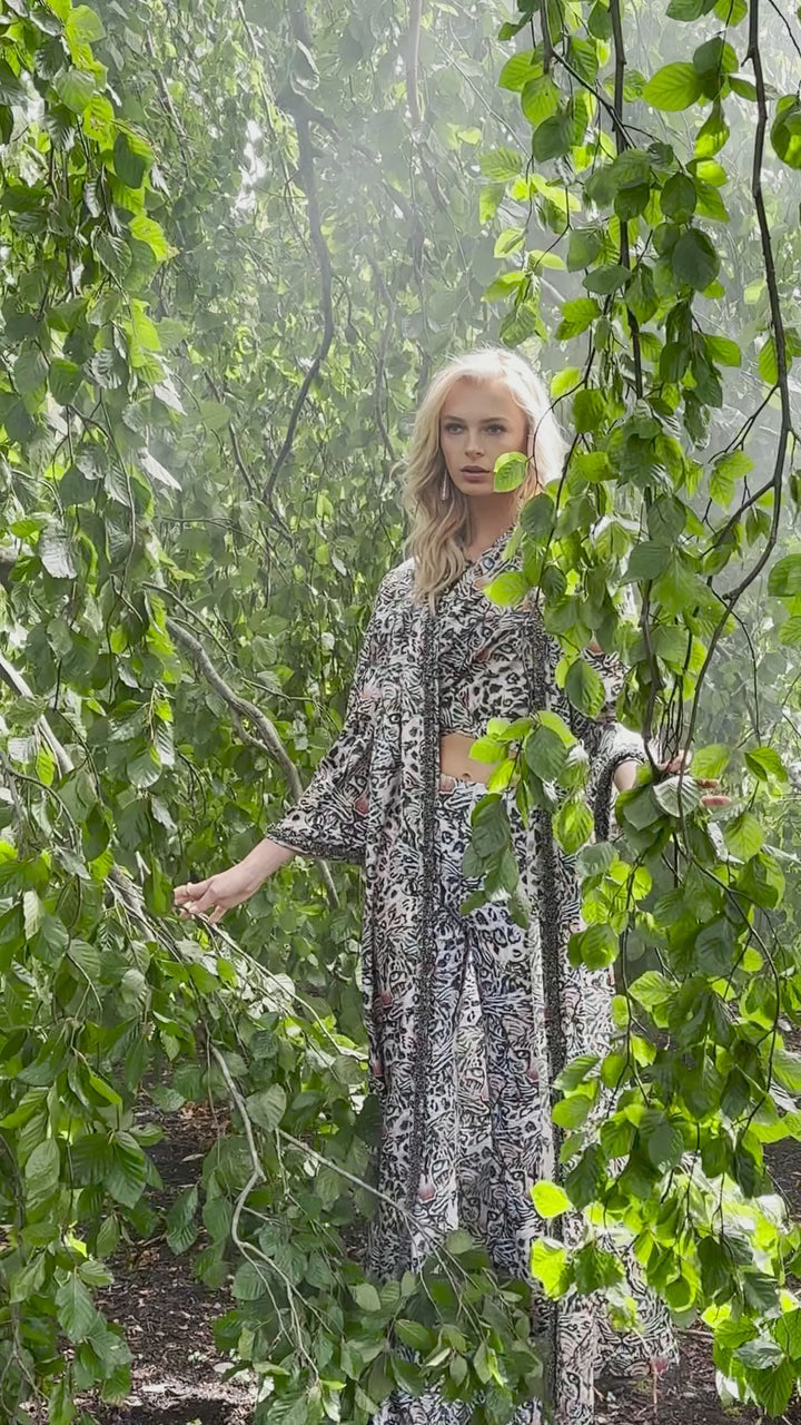 Dana Silk Duster in Snow Leopard