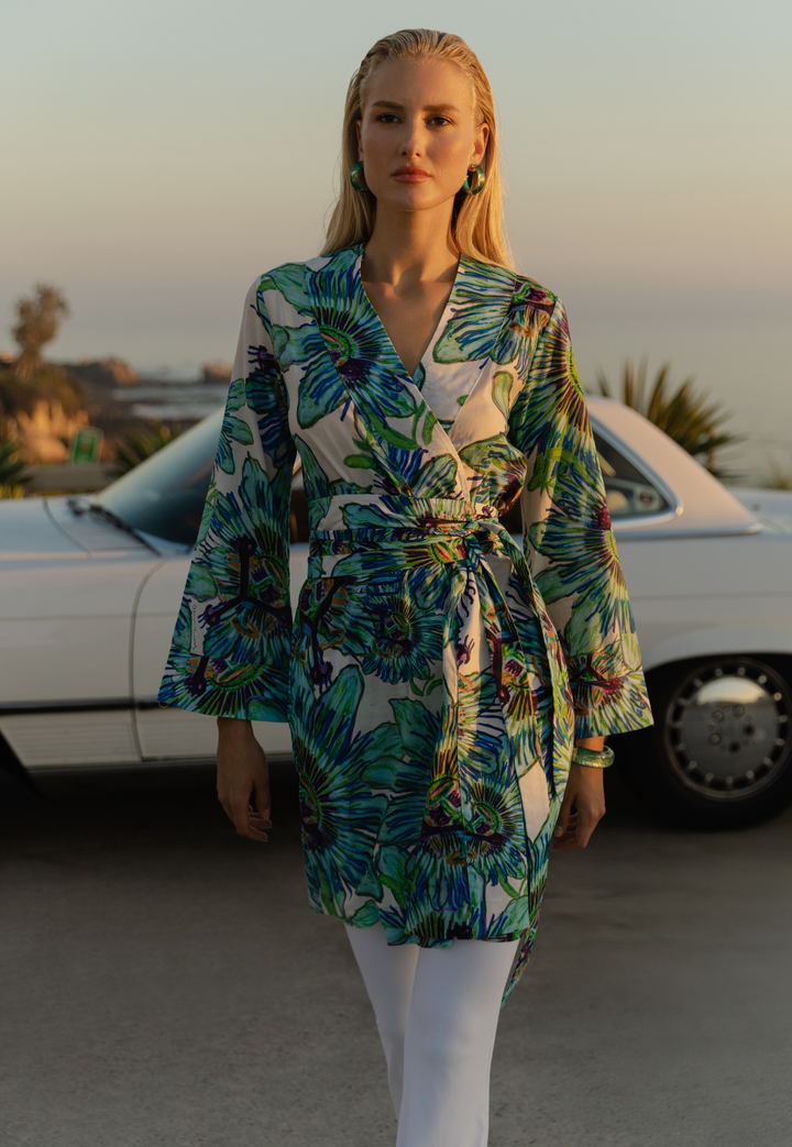 Woman wearing Sora silk kimono in White Passion Flower