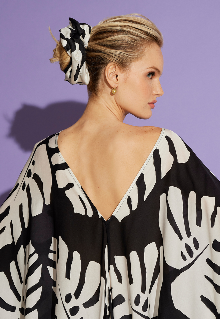 Susie printed silk scrunchie in Zampa Nera by Ala von Auersperg