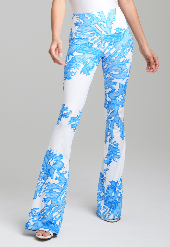 AvA Women's Elaine Stretch Pant in Blue Coral – AlavonAuersperg.com